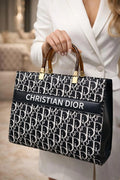👜 Elegant Everyday Tote Bag