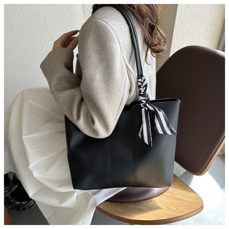 👜 Elegant Everyday Tote Bag