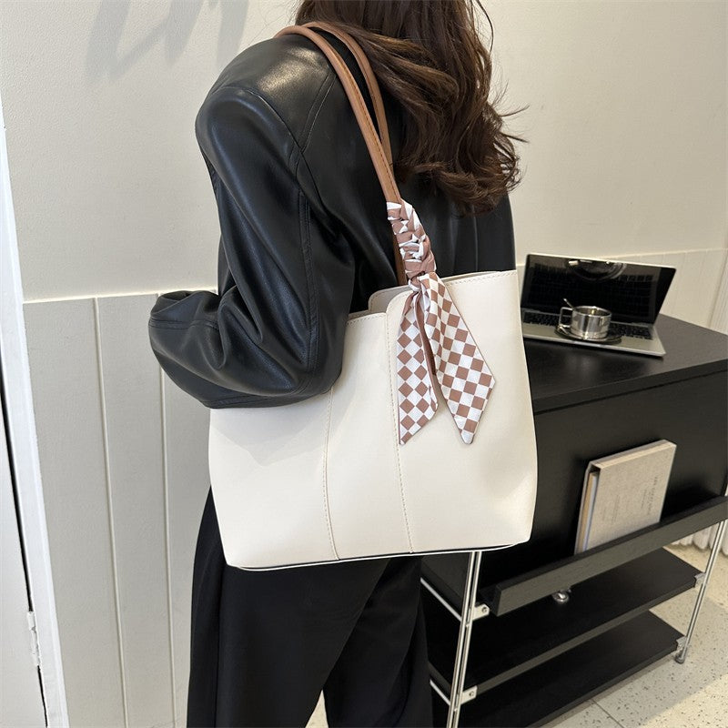 👜 Elegant Everyday Tote Bag